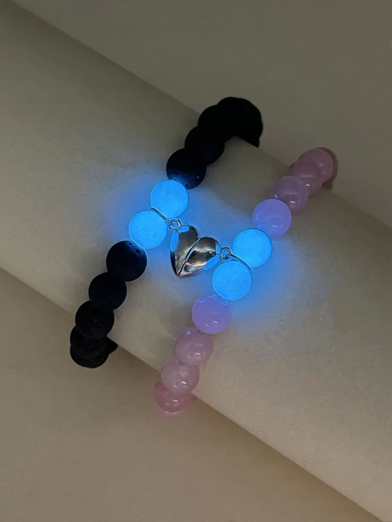 2pcs Pink Black Color Couple Glow In The Dark Heart Charm Beaded Bracelet