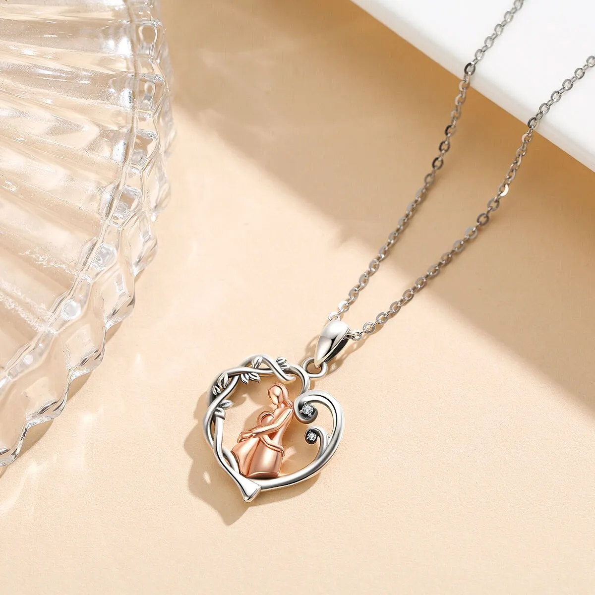 925 Sterling Silver Mom and child hug heart pendant  Necklaces