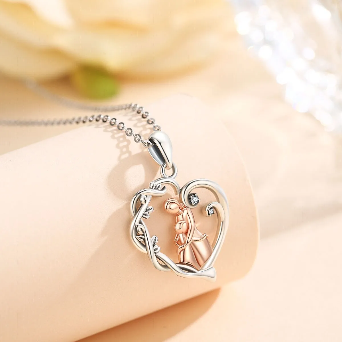 925 Sterling Silver Mom and child hug heart pendant  Necklaces