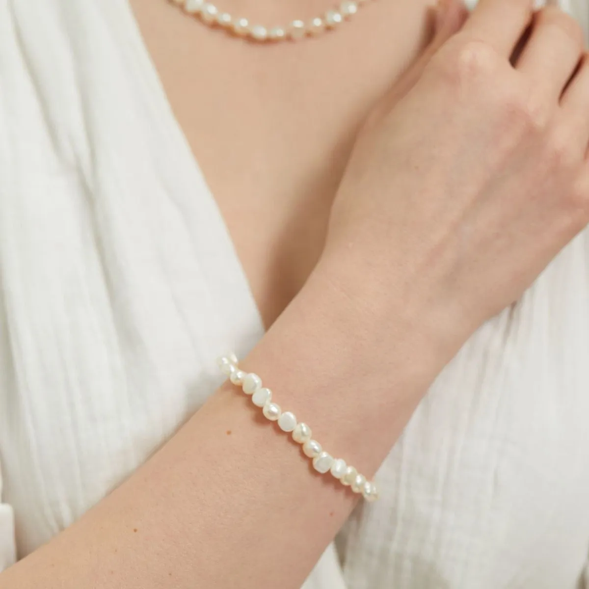 Alderley White Pearl Stretch Bracelet