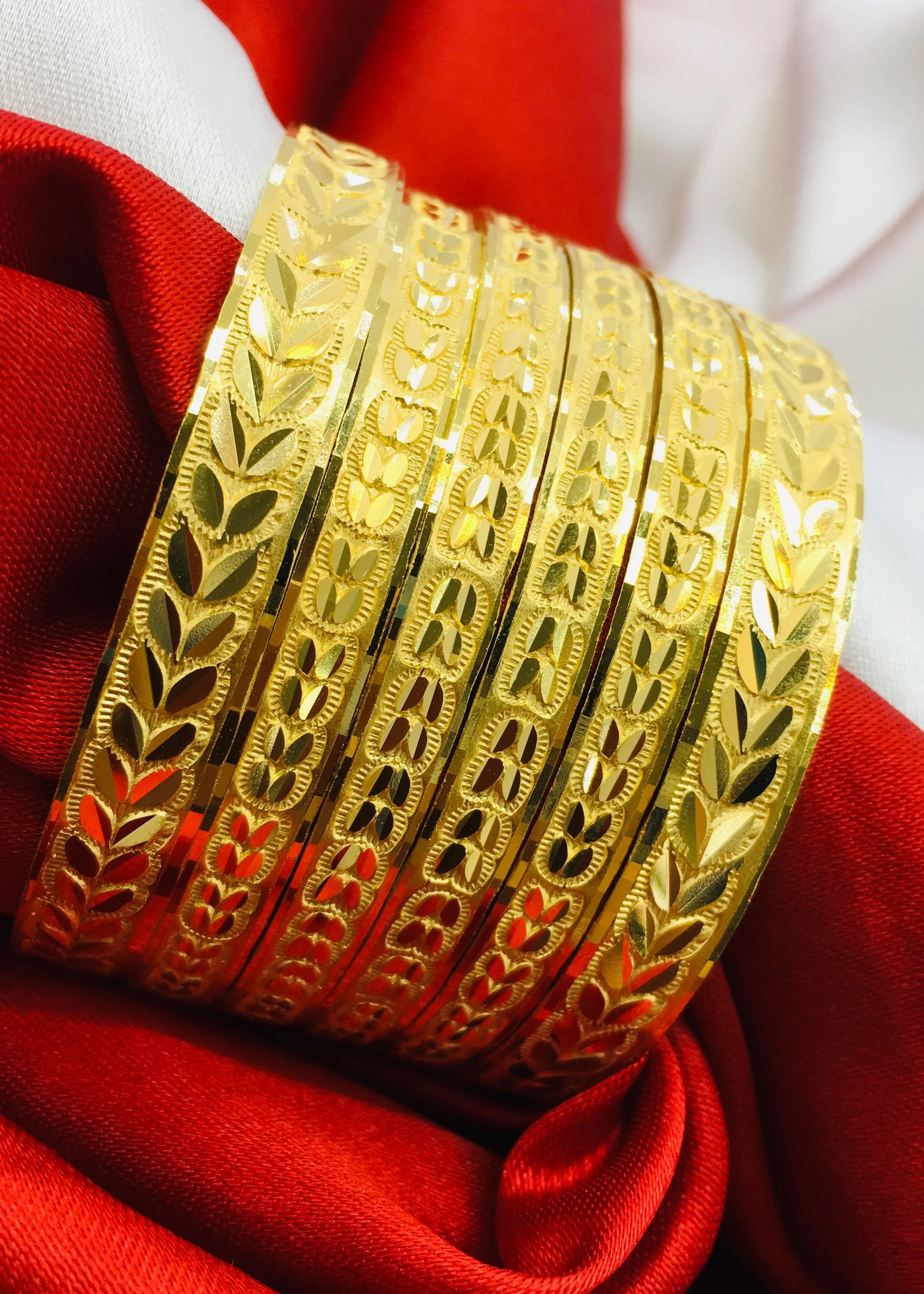 FANCY LEAF DESIGNER BANGLES