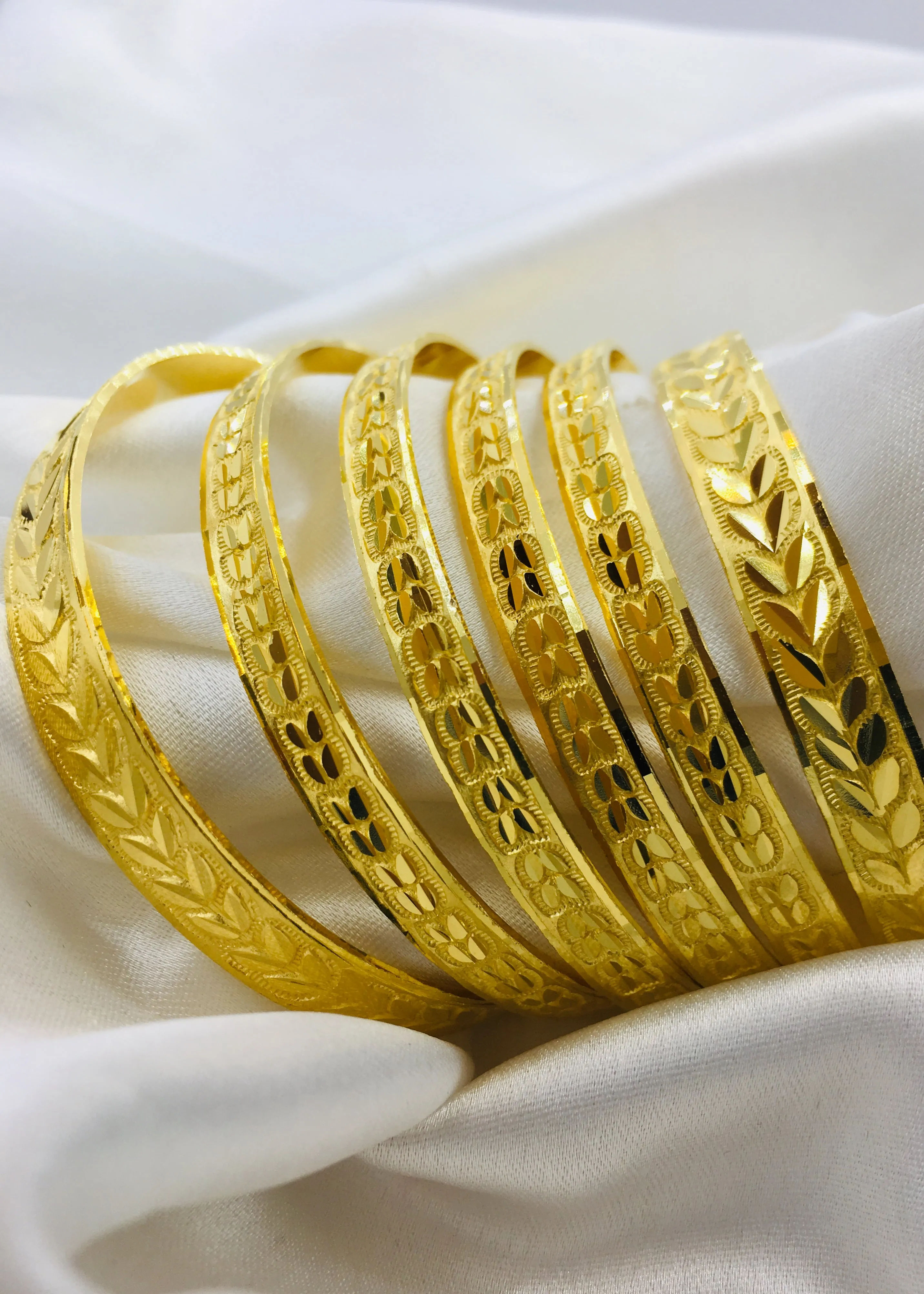 FANCY LEAF DESIGNER BANGLES