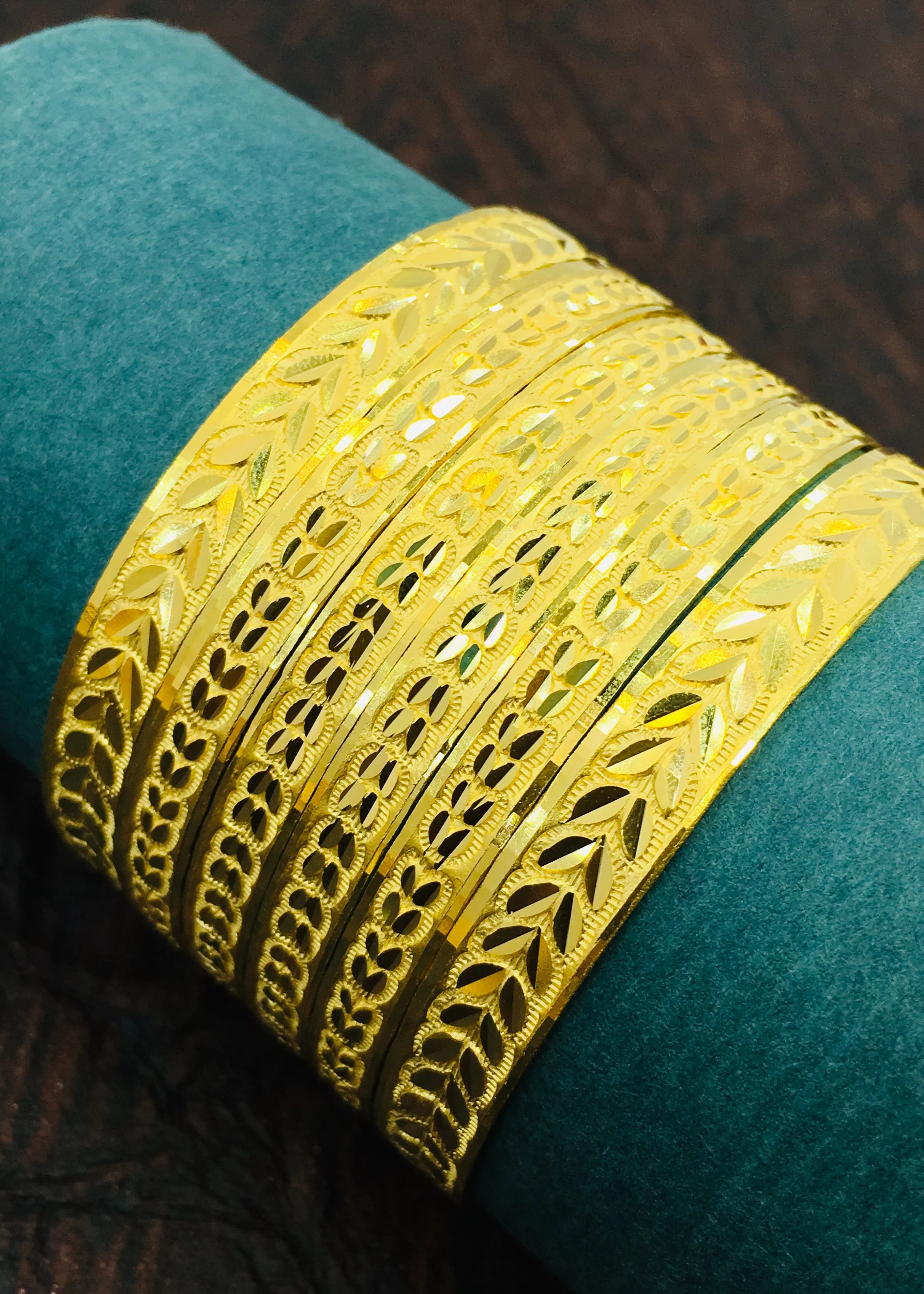 FANCY LEAF DESIGNER BANGLES