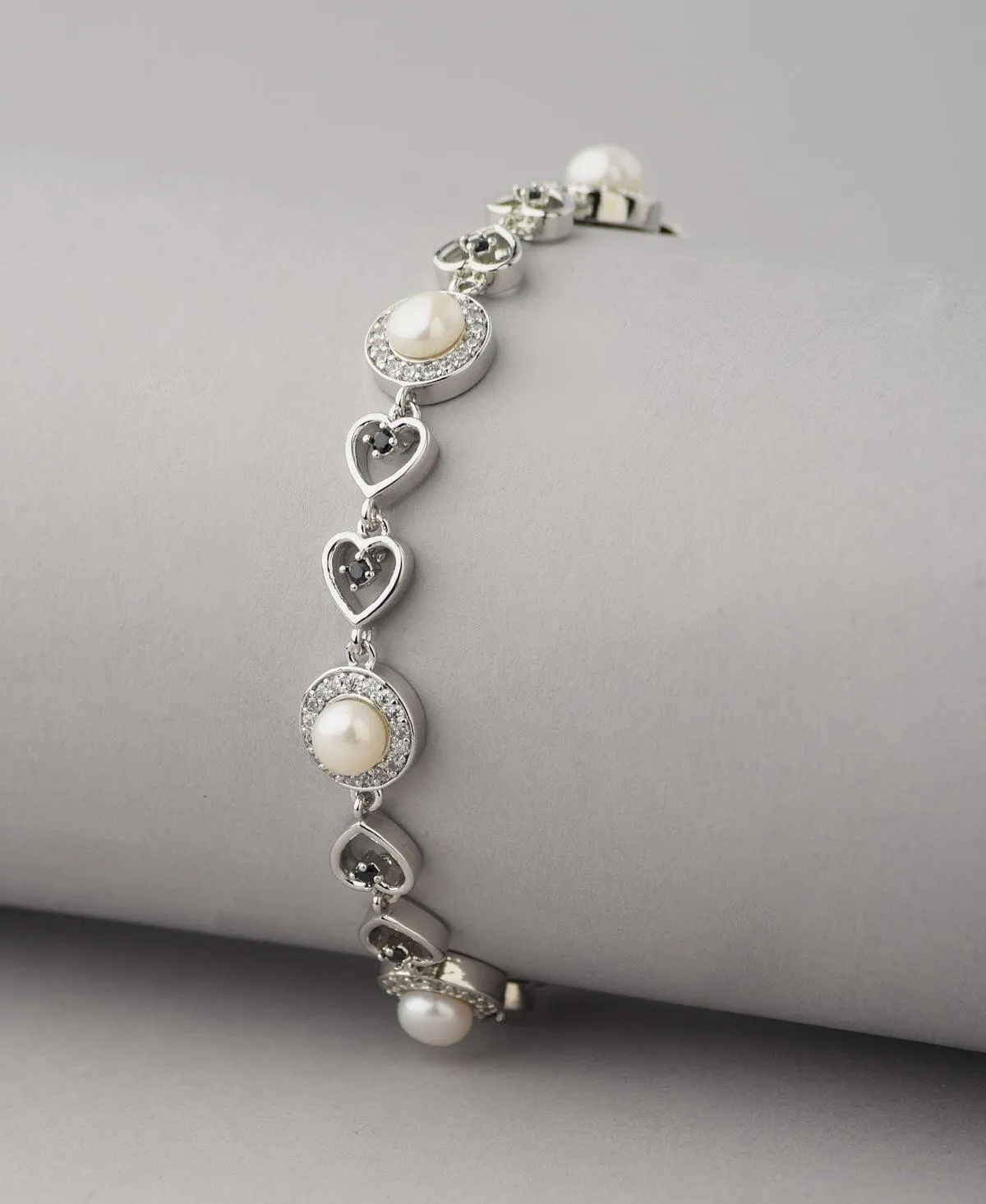 Fashionable Stone Studded Real Pearl Bracelet