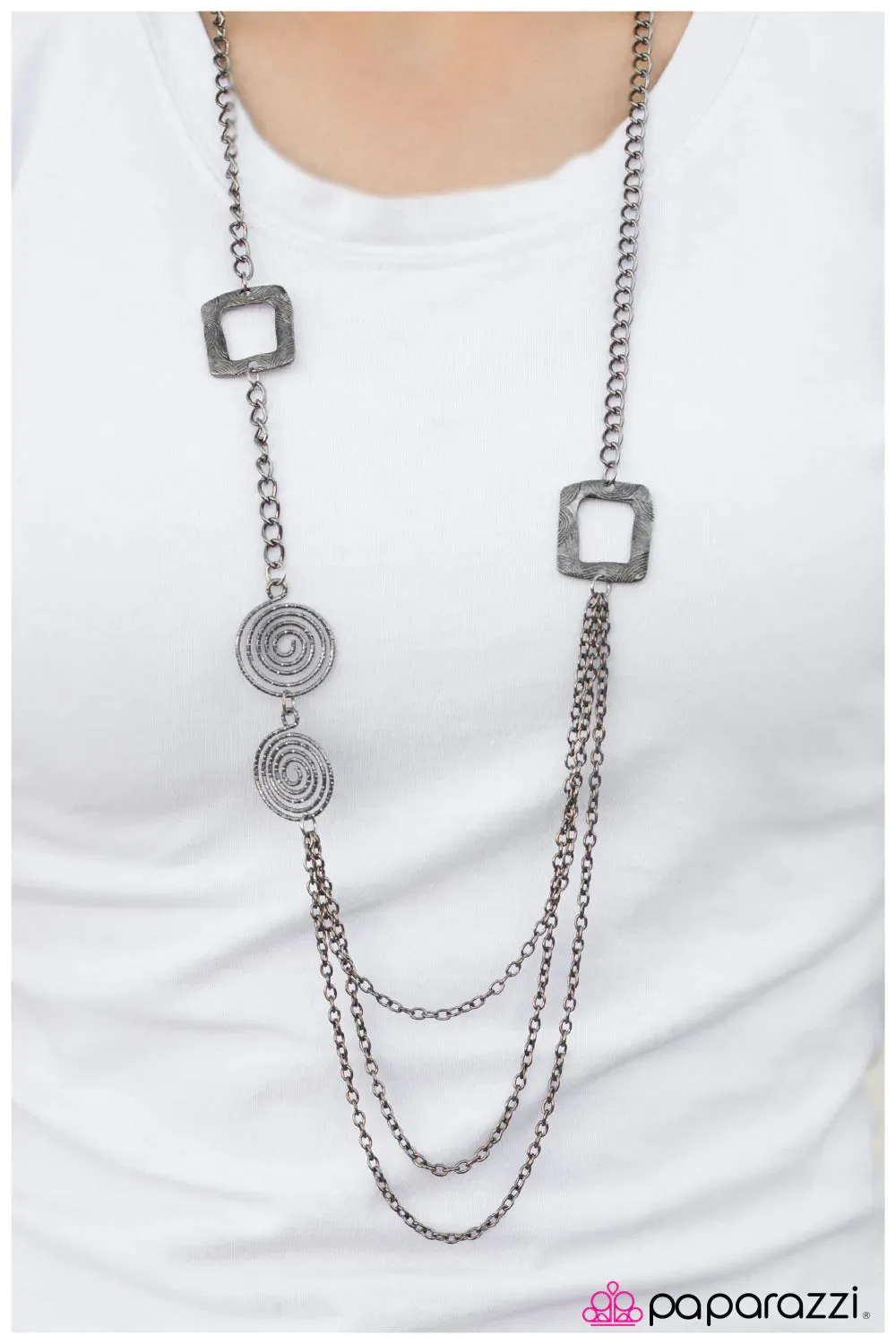 Paparazzi Necklace ~ A Delightful Delusion  - Black