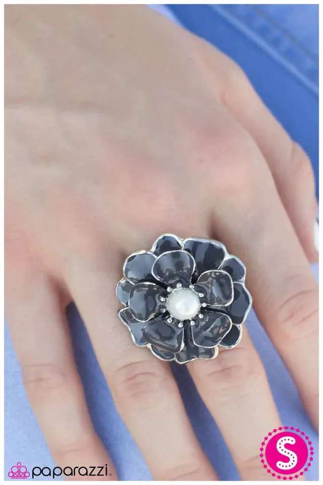 Paparazzi Ring ~ Keepin It Classy - Silver