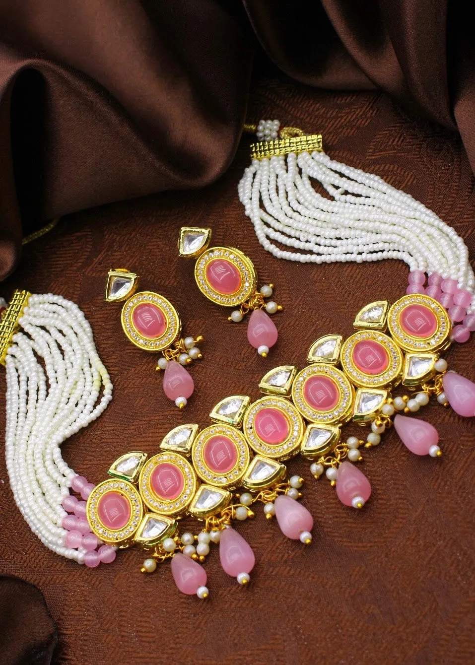 RAVISHING KUNDAN NECKLACE