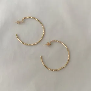 Twisted Large hoops