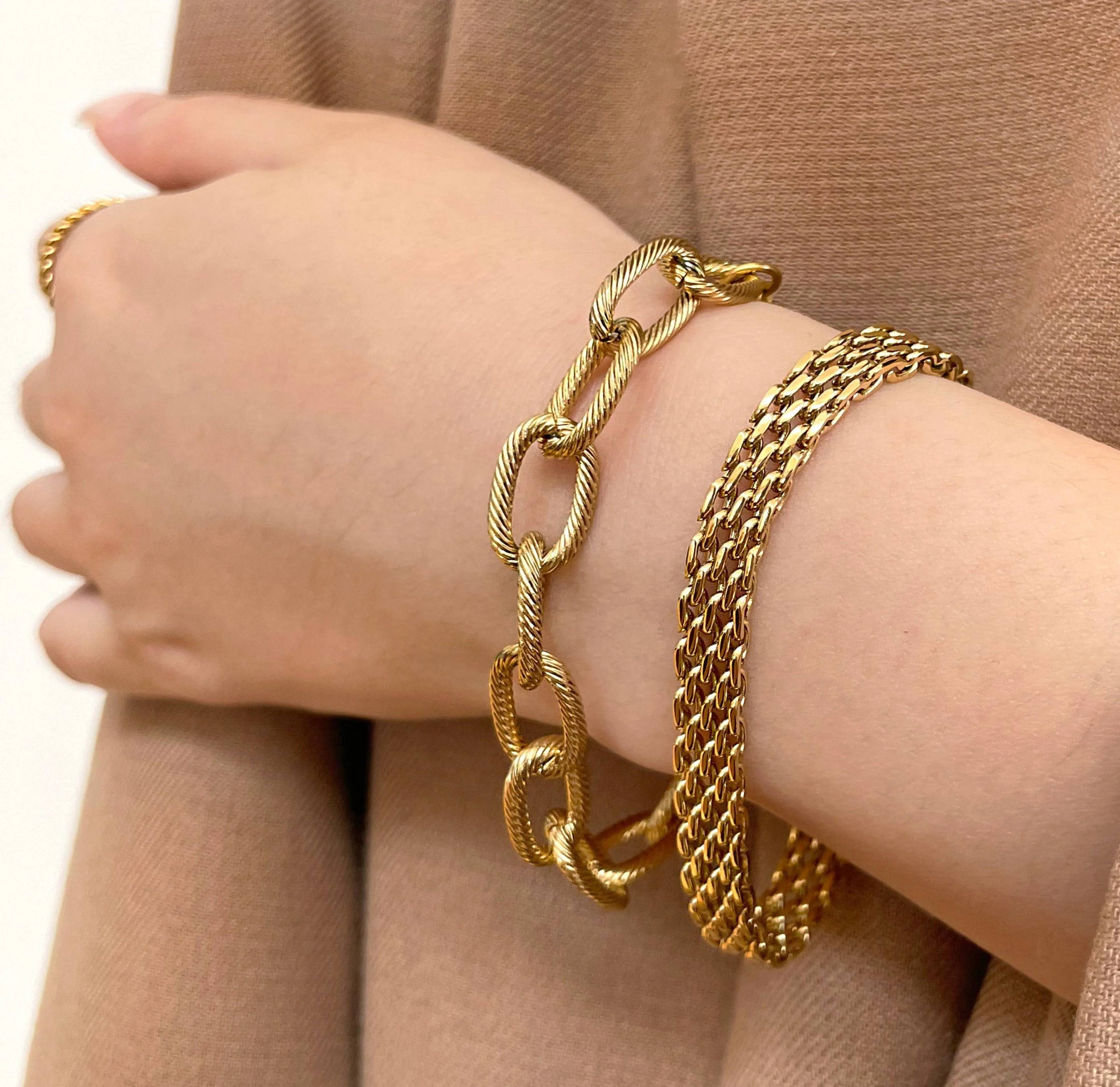 VENETTA GOLD BRAIDED LINK CHAIN BRACELET