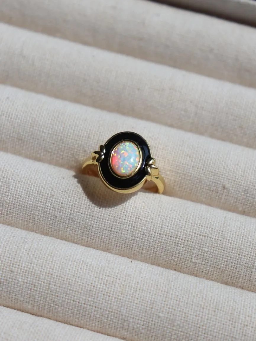 Vintage Elegant Enamel Opal Ring